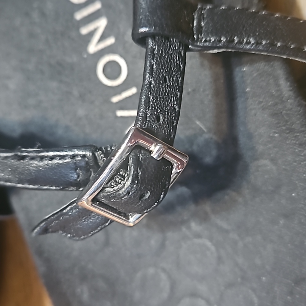 Vionic Black Embellished Sandals size 10 - Picture 6 of 7